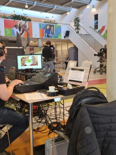 ef32570b-c243-4936-9a46-a21cb4899fba